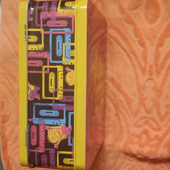 Vintage Minions Collectible Lunch Box - Picture 2 of 7